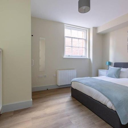 Apartment 4, Isabella House, Aparthotel, By Rentmyhouse Hereford Exterior photo