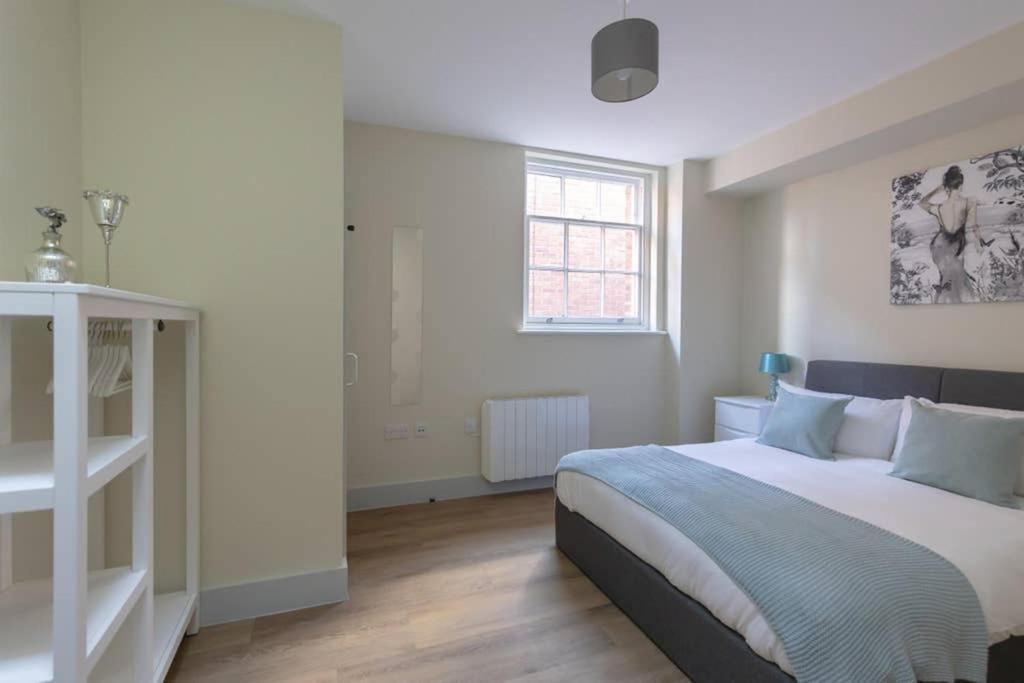 Apartment 4, Isabella House, Aparthotel, By Rentmyhouse Hereford Exterior photo